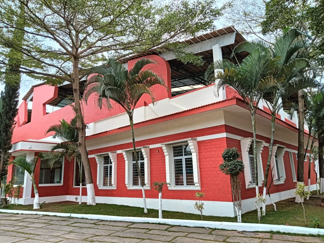 About Cambridge Public School